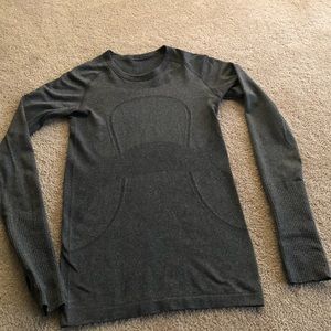 Lululemon Long sleeve swiftly tech size 4 grey